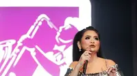 Lirik Lagu Aku Makin Cinta - Vina Panduwinata