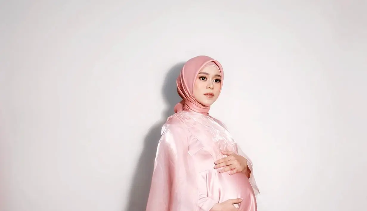 Potret Maternity Shoot Lesty Kejora. (Sumber: Instagram/lestykejora)
