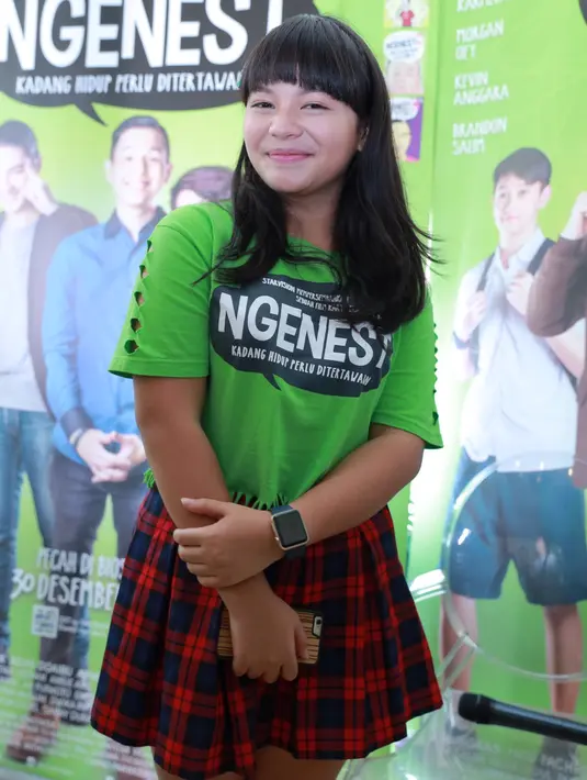 Saat artis cilik, Amel dikenal gemuk dan nyablaknya. Tampil salalu percaya diri di setiap penampilannya. Tampil dengan poni, bando serta aksesoris yang membuatnya terlihat begitu ceria. (Galih W Satria/Bintang.com)