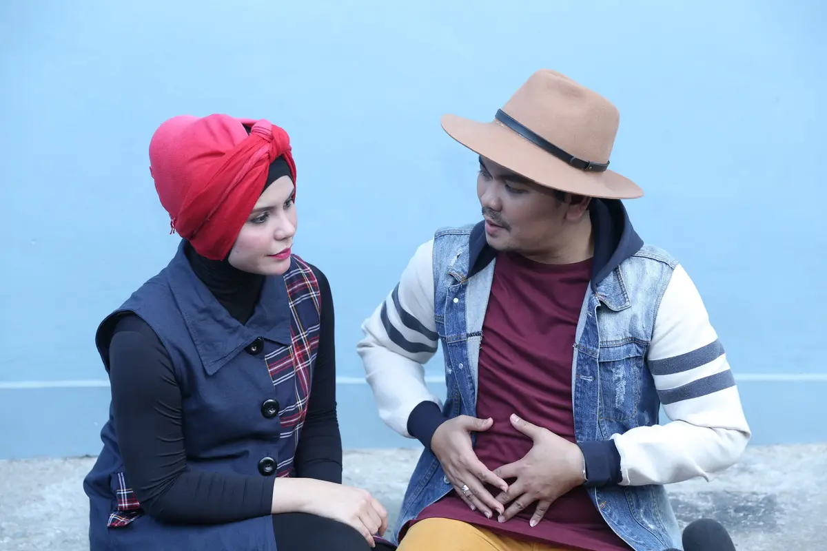 Seiring merasa letih, Adilla jalani pengobatan alternatif. (Galih W. Satria/Bintang.com)