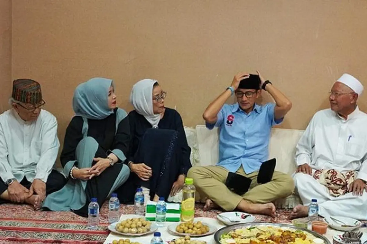 Sebelum Debat Cawapres 2019, Sandiaga Uno, memulai hari dengan olahraga lalu menyempatkan doa bersama keluarga besar. (Foto: instagram.com/sandiuno)