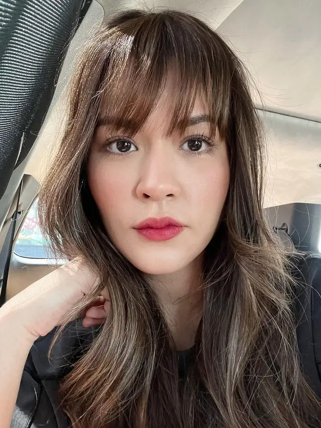 7 Potret Raisa dengan Poni Depan, Disebut Makin Awet Muda