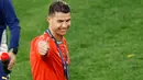 Meski mengalami cedera dalam pertandingan final melawan Spanyol, Cristiano Ronaldo sukses membawa tim nasional Portugal meraih kemenangan di UEFA Nations League 2025. (Alexandra BEIER/AFP)