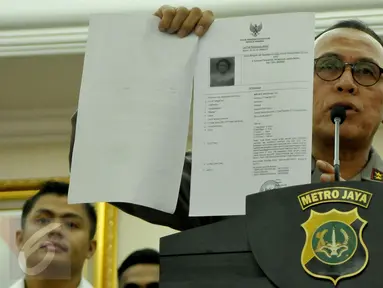 Kapolda Metro Jaya, Inspektur Jenderal M Iriawan memberikan keterangan pers terkait penangkapan Miryam S. Haryani di Jakarta, Senin (1/5). Miryam ditangkap dini hari di hotel Grand Kemang (Liputan6.com/Helmi Afandi)
