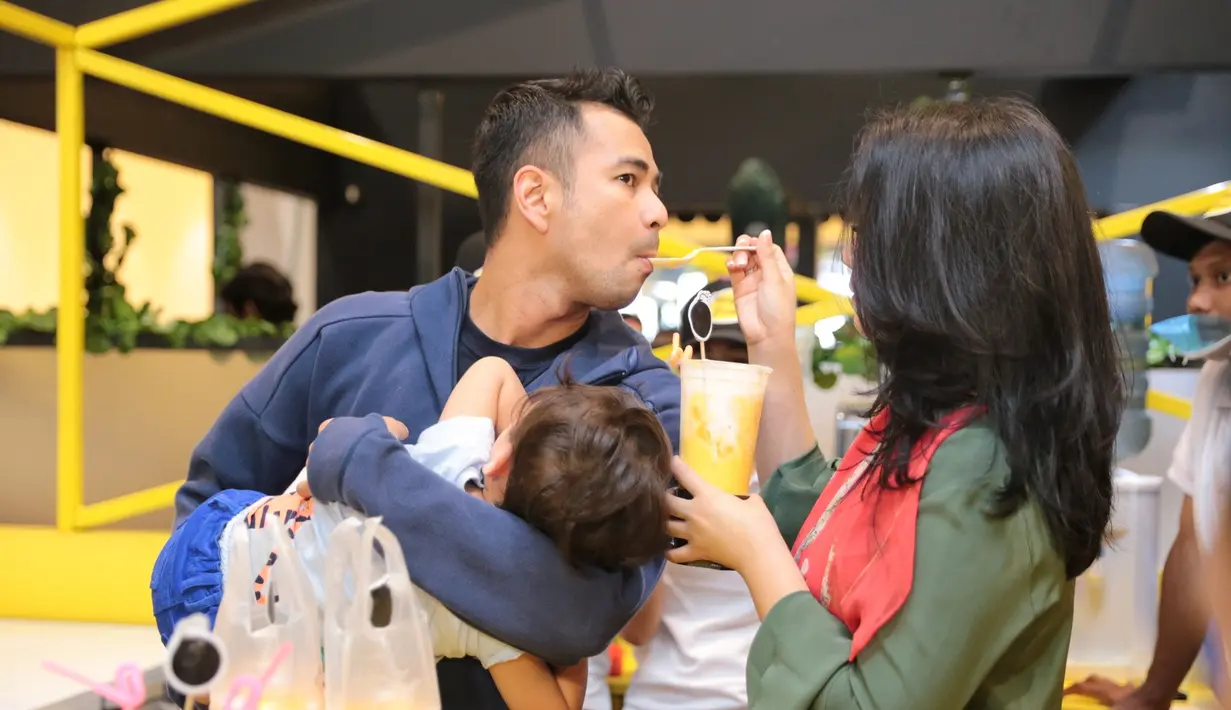 Selain modal secara financial yang besar, keyakinan untuk berhasil dalam bisnisnya juga menjadi modal besar bagi Raffi dalam menjalani bisnisnya. (Adrian Putra/Bintang.com)