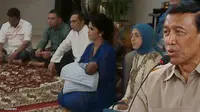 Jadi Tamu Kehormatan, Wiranto Potong Rambut Anak Kedua KD
