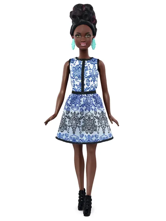 Contoh Barbie dengan tubuh mungil terlihat dalam foto yang dirilis oleh Mattel, Kamis (28/1). Barbie terbaru juga akan dijual dengan beragam warna kulit, mata, serta perubahan gaya rambut yang bisa mewakili seluruh wanita di dunia. (REUTERS/Mattel)