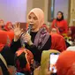 Istri Calon Presiden (Capres) nomor urut 3 Ganjar Pranowo, Siti Atikoh menemui perkumpulan majelis taklim ibu-ibu di Kota Manado, Sulawesi Tengah, Selasa (16/1/2024). (Liputan6.com/Delvira Hutabarat)