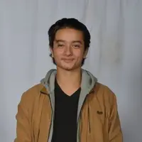 Dikabarkan dekat dengan pesinetron Angela Gilsha, Bryan Domani angkat bicara.