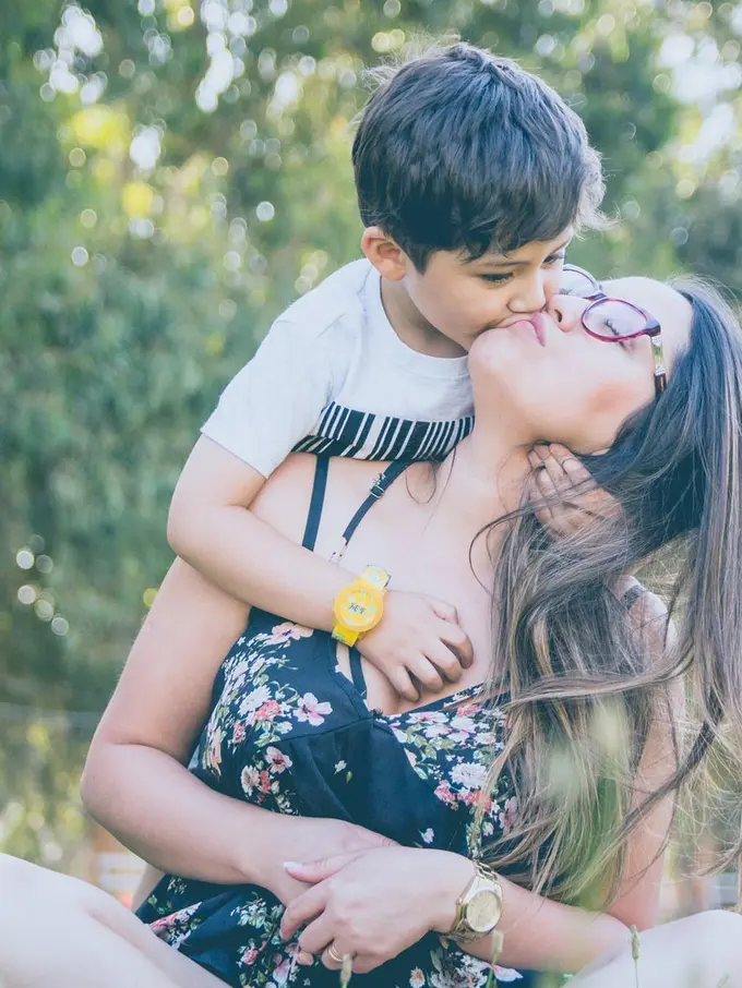 [bintang] Inilah 3 Zodiak yang Punya Sifat Keibuan