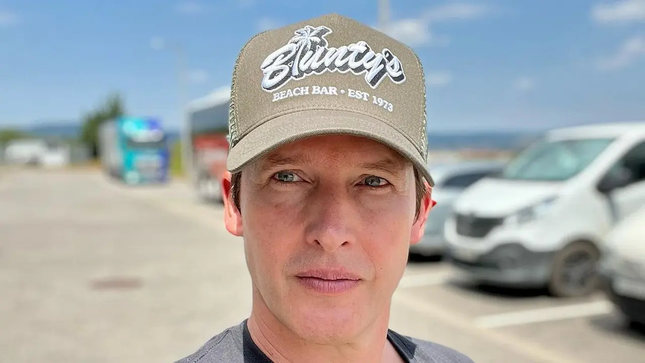 James Blunt (https://www.instagram.com/p/CgEh-FaLgRV/)