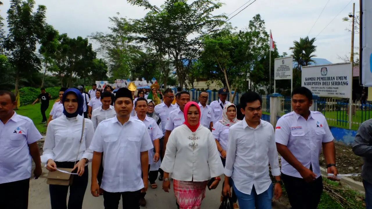. Bakal Paslon Bupati dan Wakil Bupati Deli Serdang jalur independen, Sofyan Nasution-Jamilah.