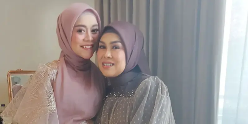 Potret Kebersamaan Lesti Kejora Bareng Mama Redi, Selalu Memuliakan Sang Ibu