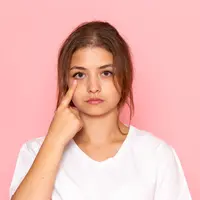 Kantung mata dapat mengganggu penampilan. (Copyright Freepik/author/freepik)