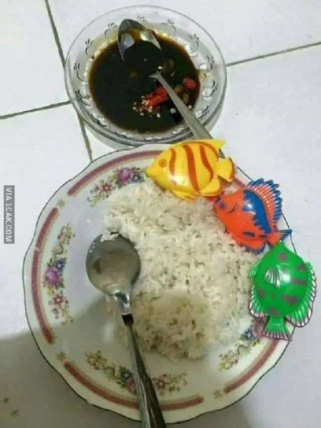 6 Menu Sahur ala Netizen Pakai Mainan Ini Nyeleneh Banget