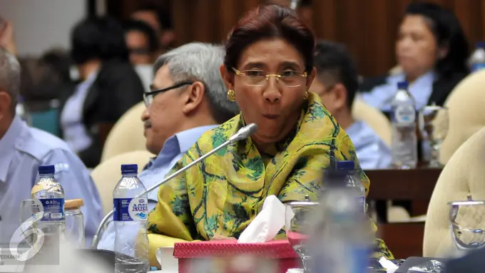 Suara Hati Netizen dalam Foto Menteri Susi