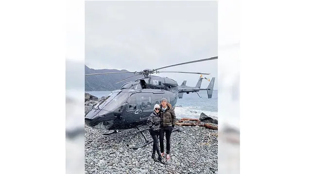 6 Gaya Syahrini Saat Naik Jet Pribadi, Tetap Cetar Memukau