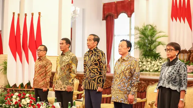Jokowi.