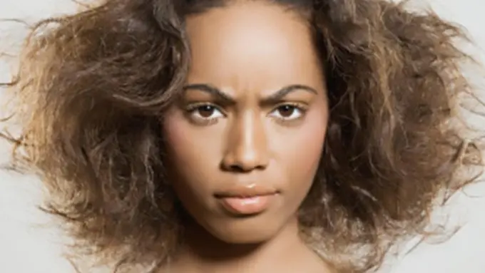 Musim Hujan Bikin Rambut Gampang Kusut, Begini Cara Mengatasinya