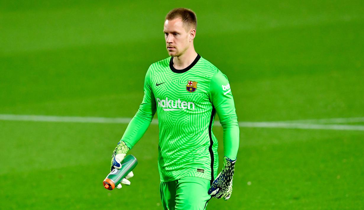 Marc-Andre ter Stegen - Kiper asal Jerman ini merupakan palang pintu utama di bawah mistar gawang Barcelona saat ini. Kendati demikian, Ter Stegen hanya mengantongi gaji sebesar 100 ribu pounds per pekan. (AFP/Pau Barrena)