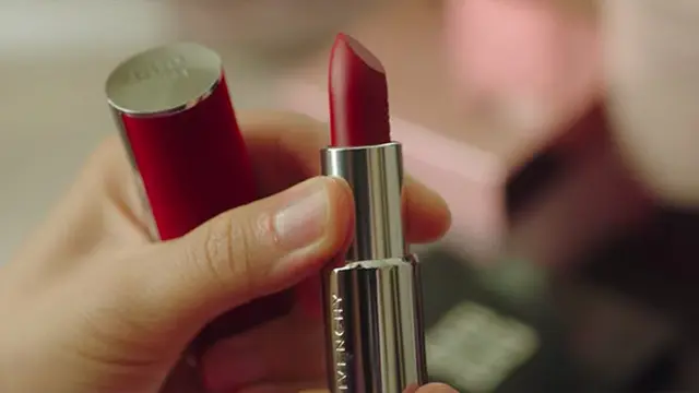 Lipstik Merah dari Brand High End Shin Min Ah di Hometown Cha Cha Cha/dok. Netflix