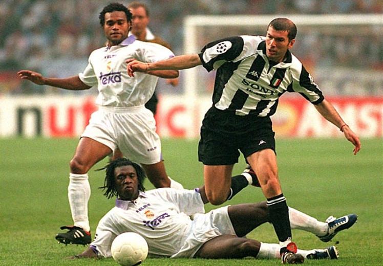 Juventus gagal menjuarai Liga Champions 1997-1998 setelah takluk 0-1 dari Real Madrid pada laga final.