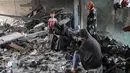 Dalam 24 jam terakhir, sebuah pernyataan kementerian mengatakan bahwa ada 88 jenazah dibawa ke rumah sakit, sementara 365 orang terluka. (Omar AL-QATTAA/AFP)