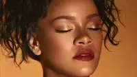 Sukses dengan koleksi kosmetik musim panas, Rihanna akan buat Anda tampil seksi dengan kosmetik Maroko (instagram/badgalriri)