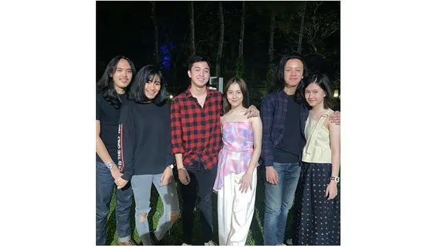 Rayakan Ultah Bareng, Ini 6 Potret Zaki Pria yang Dikabarkan Kekasih Adhisty Zara