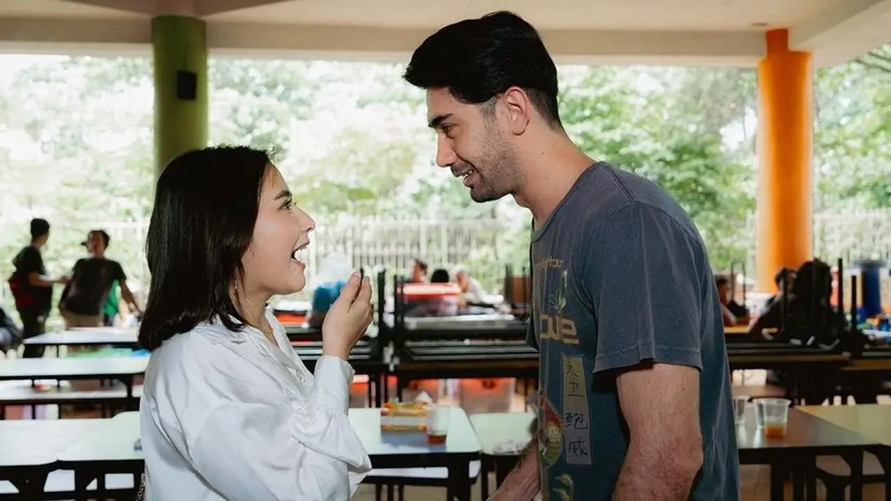 Prilly Latuconsina dan Reza Rahadian (Instagram/prillylatuconsina96)