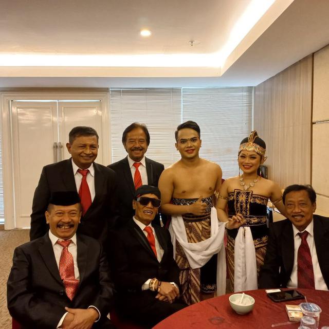 Polo Srimulat Meninggal Dunia, Ini 6 Potret Kenangannya Bareng Anggota Srimulat