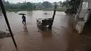 Suasana lapangan sepak bola di kawasan Kemang, Jakarta, Kamis (16/11). Tingginya intensitas hujan dan pesatnya pembangunan menyebabkan kawasan tersebut langganan banjir yang berasal dari luapan Kali Krukut. (Liputan6.com/Immanuel Antonius)