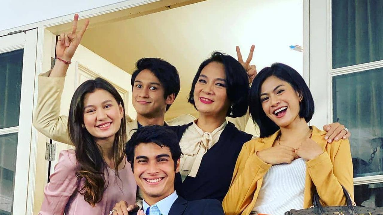 Para pemain sinetron Buku Harian Seorang Istri