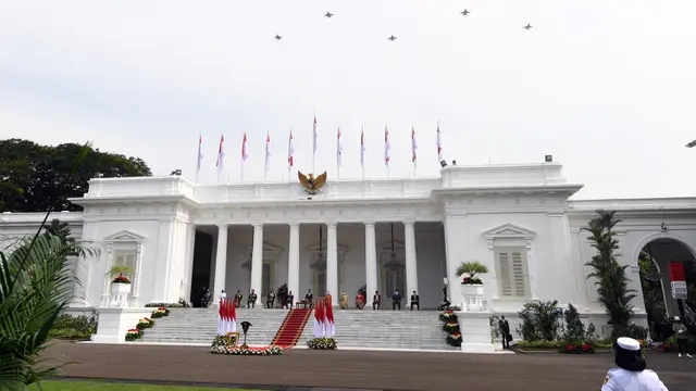 FOTO: Presiden Jokowi Pimpin Upacara HUT ke-76 TNI di Istana Merdeka