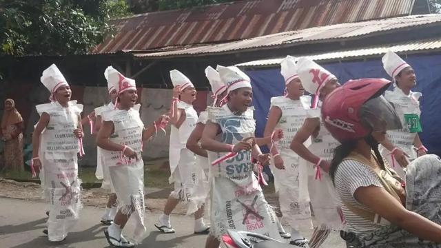 6 Kostum Gerak Jalan Paling Absurd Ini Bikin Penonton Senyum Lebar