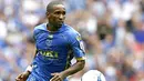 Jermain Defoe of Portsmouth runs the ball during the FA Community Shield between Manchester United and Portsmouth at Wembley Stadium in London on August 10, 2008. AFP PHOTO/IAN KINGTON