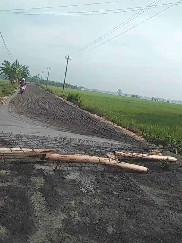 Jalan Baru Diterjang Motor