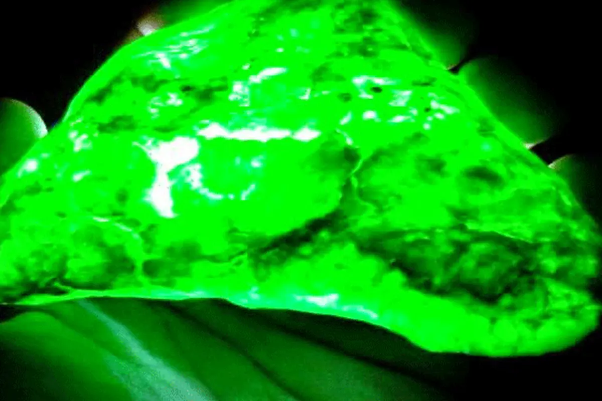 Cara Jitu Membedakan Batu Bacan Asli dan Palsu