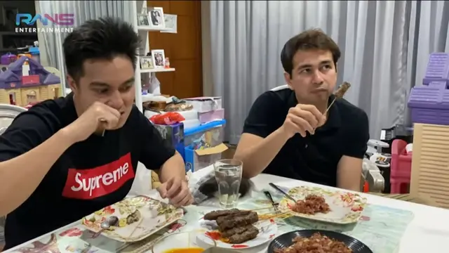 6 Momen Baim Wong Sahur Bareng Keluarga Raffi Ahmad, Penuh Kehangatan