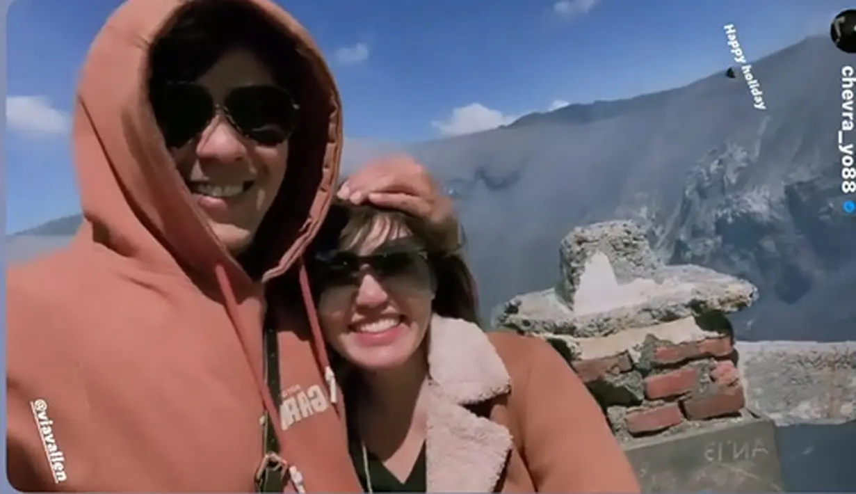 Via Vallen dan Chevra Yolandi (Instagram/viavallen)