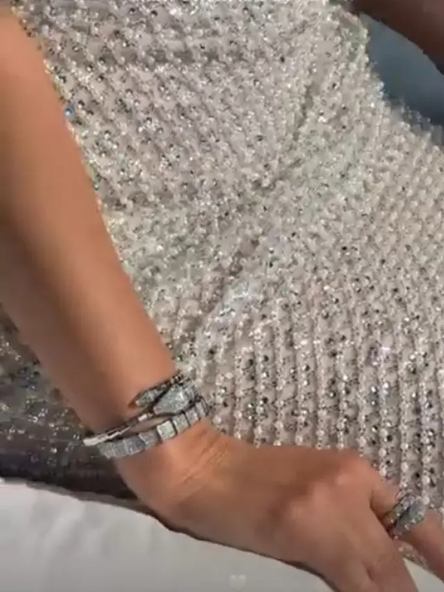 Detail Perhiasan Luna Maya di Resepsi Pernikahan Jakarta, Kilauan Gelang Miliaran Rupiah