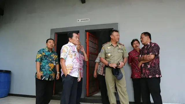 Bupati Banjarnegara, Budhi Sarwono meninjau Rumah Singgah Sosial Pamardi Raharjo, Banjarnegara. (Foto: Liputan6.com/Humas Pemkab BNA/Muhamad Ridlo).