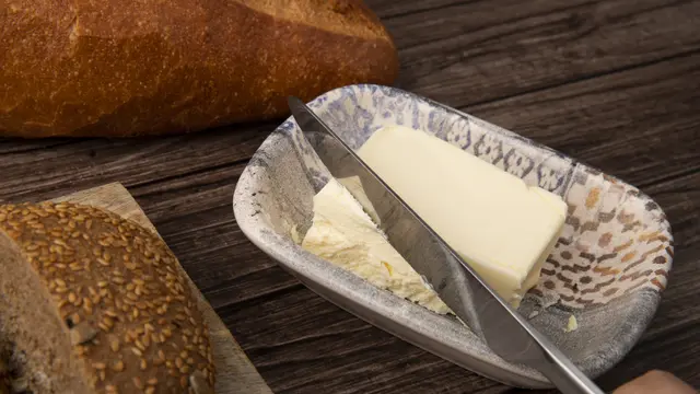 Ilustrasi roti dengan tambahan margarin/freepik.com/stockking