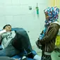 Tak hanya kehilangan ibu jari, siswa SMK itu juga terluka di sikut dan bahu kanan.  (Liputan6.com/Mulvi Mohammad)
