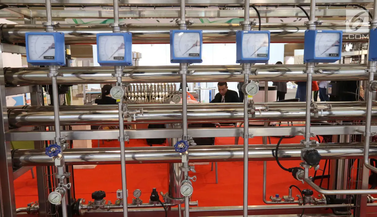 Sebuah mesin terlihat selama pameran niaga bahan baku industri farmasi CPhI SEA 2018 di JIExpo Jakarta, Kamis (29/3). Pameran ini juga menghadirkan mesin dan teknologi, produk kemasan hingga layanan kontrak industri. (Liputan6.com/Angga Yuniar)