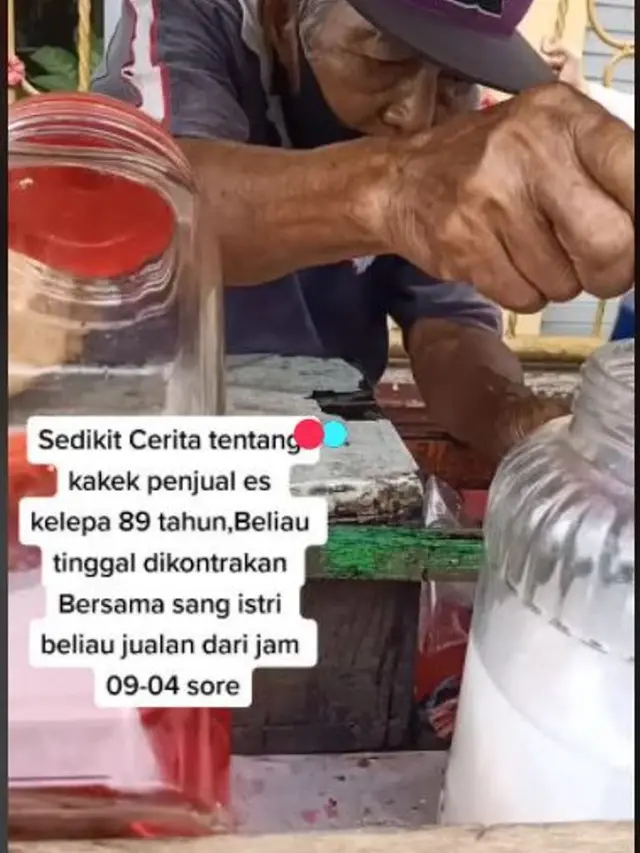 Cerita Haru Kakek 89 Tahun Masih Semangat Jualan Es Setiap Hari