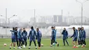 Pemain Argentina saat mengikuti sesi latihan jelang laga persahabatan di Moscow, Rusia, Selasa (7/11/2017). Argentina akan berhadapan dengan Rusia dan Nigeria. (AFP/Kirill Kudryavtsev)