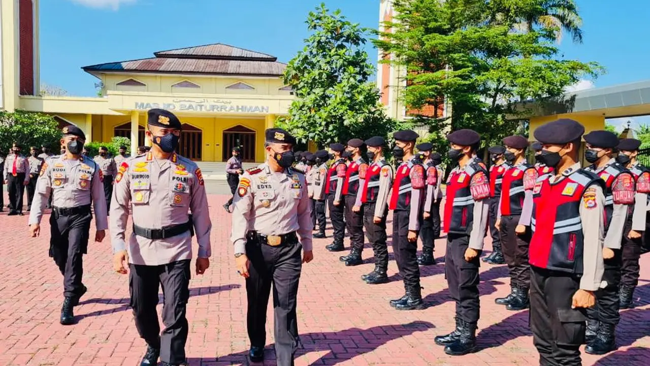 Polda Banten menggelar apel mengenai persiapan menghadapi demo 11 April 2022.