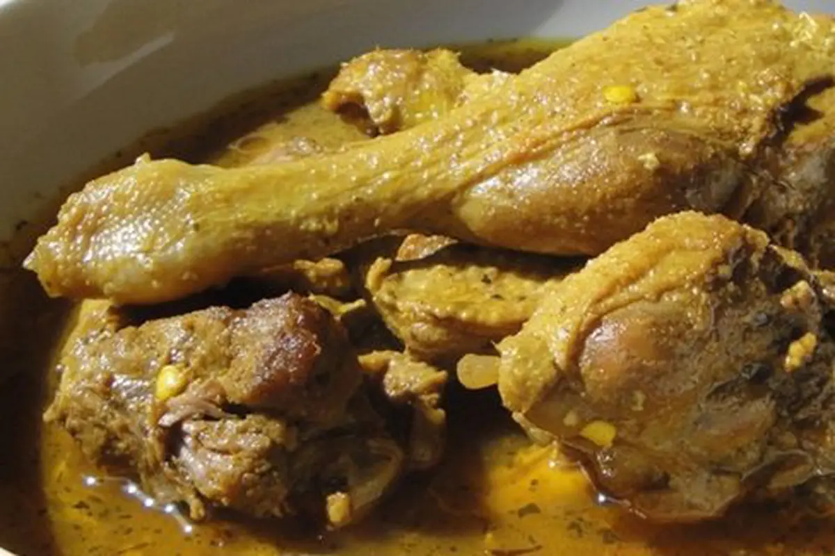 Bebek rica bumbu kuning/copyright simbooker.weebly.com