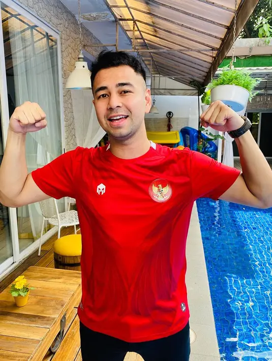 Bicara soal penghasilan Raffi sekarang memang sangat lah luar biasa. Namun tentang penghasilan pertamanya di masa lalu, pasti lah Raffi masih ingat.  (Instagram/raffinagita1717)